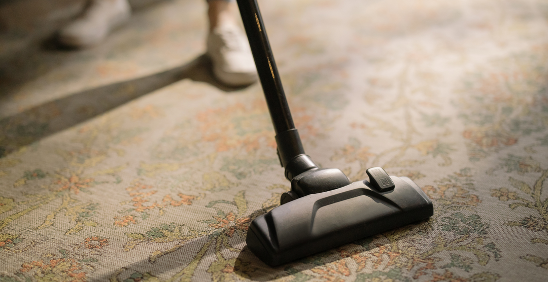 Vaccum_the_house_prevent_allergies