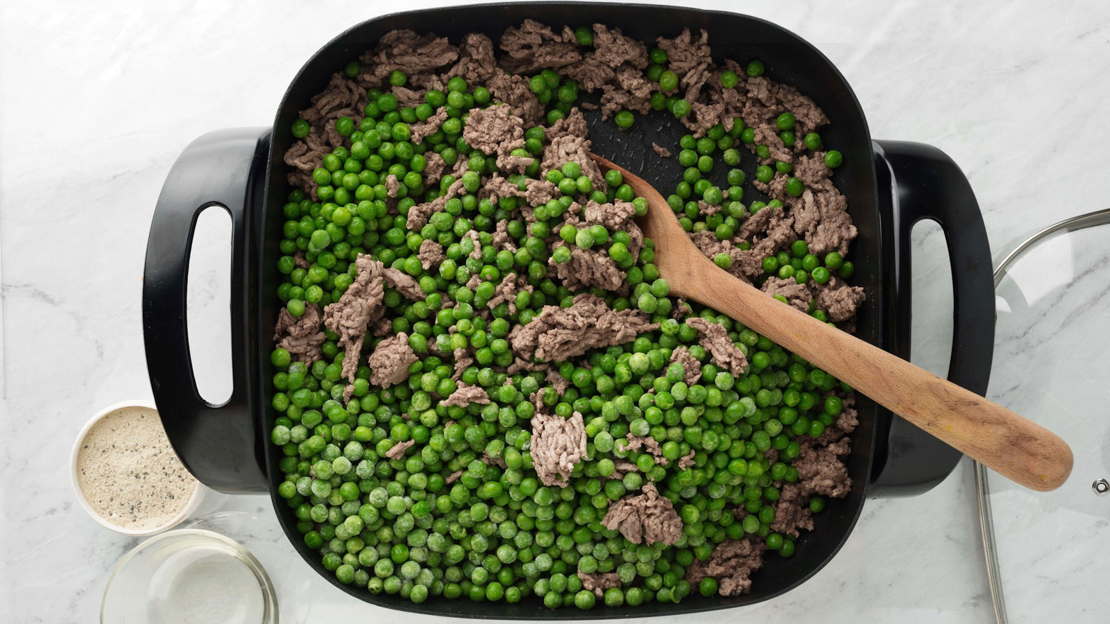 Homemade-Dog-Food-Recipe_Cooking_Peas_for_Dogs